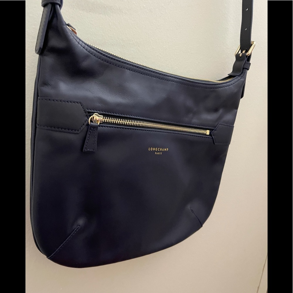 Brand new authentic navy longchamp crossbody